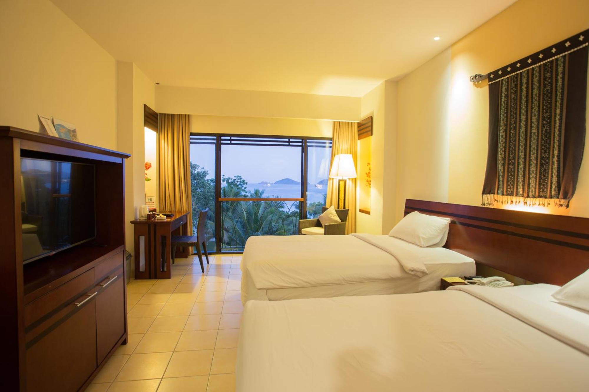 Bintang Flores Hotel Лабуан Баджо Екстериор снимка
