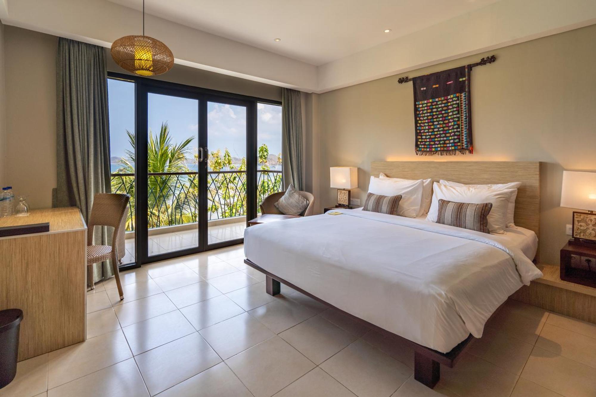 Bintang Flores Hotel Лабуан Баджо Екстериор снимка